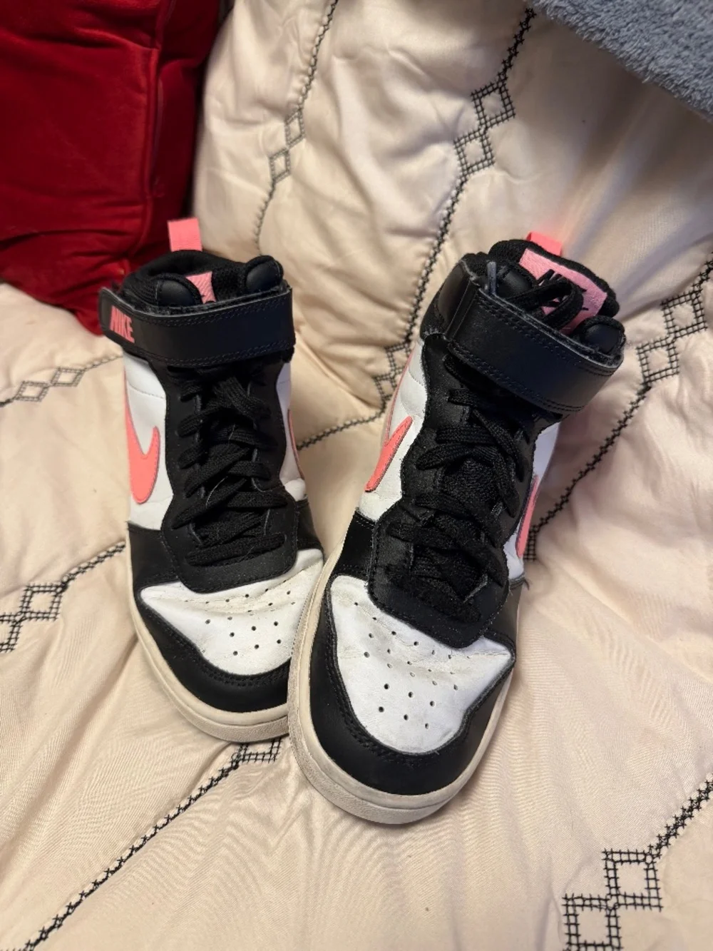 Girls black and pink Nikes Size 4.5Y